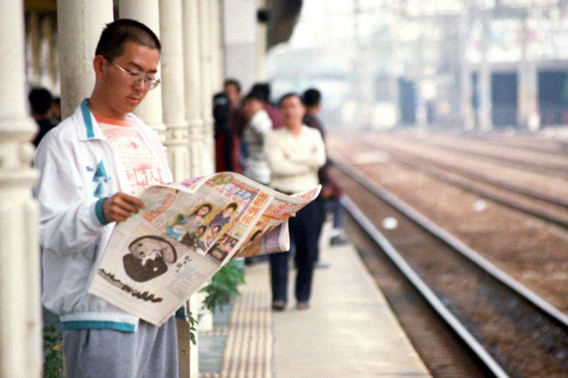 台灣鐵路旅遊攝影台中火車站月台旅客2002年之前攝影照片12
